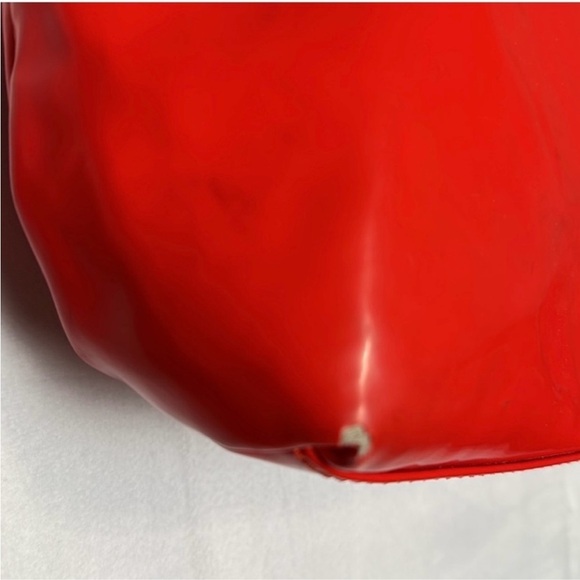 Fire engine red patent leather Kate Spade bag with “classified ads” interior - Picture 3 of 9